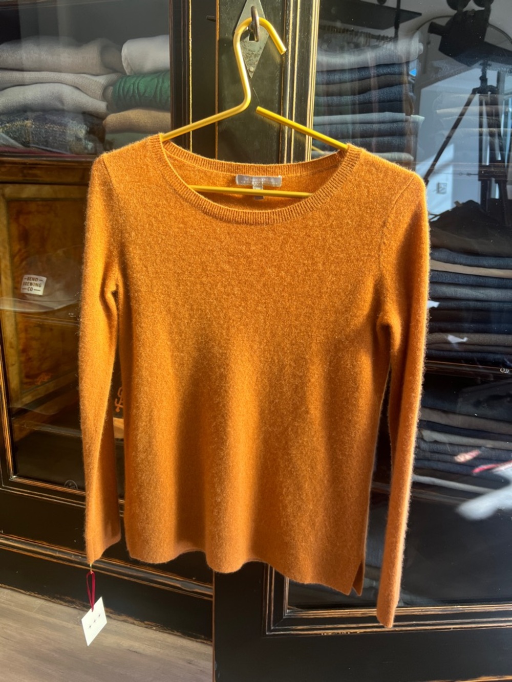 Neiman Marcus Cozy Crewneck Cashmere Sweater in Warm Rust Orange